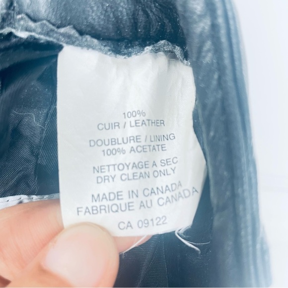 Vintage Black Leather High Rise Pants Denim Style Size 8
Made in Canada - Picture 8 of 9